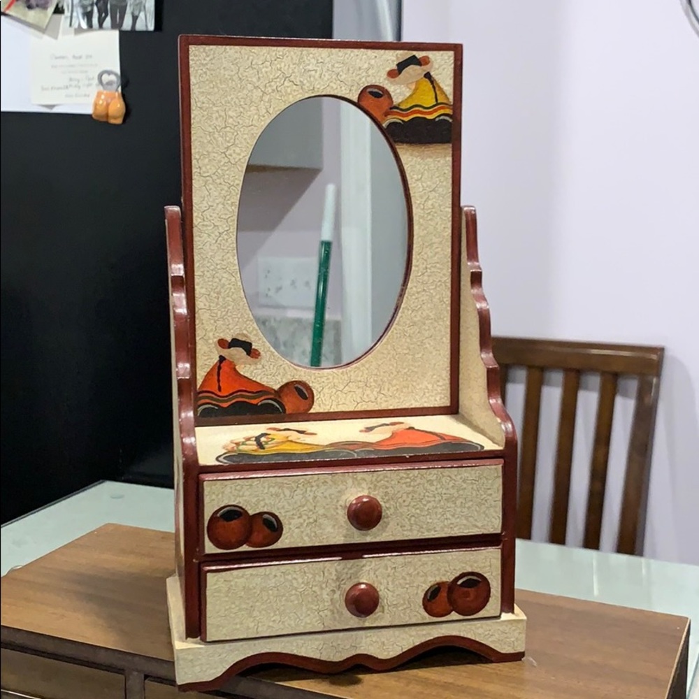 Jewelry box